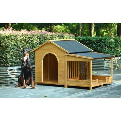 Große Hundehütte aus Holz mit Veranda